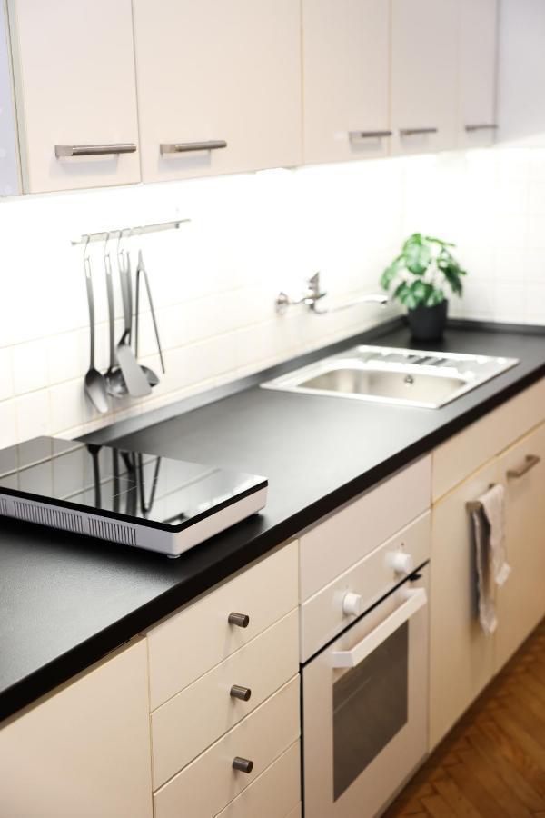 Apartmán Modern 3br Free Parking Prime Location