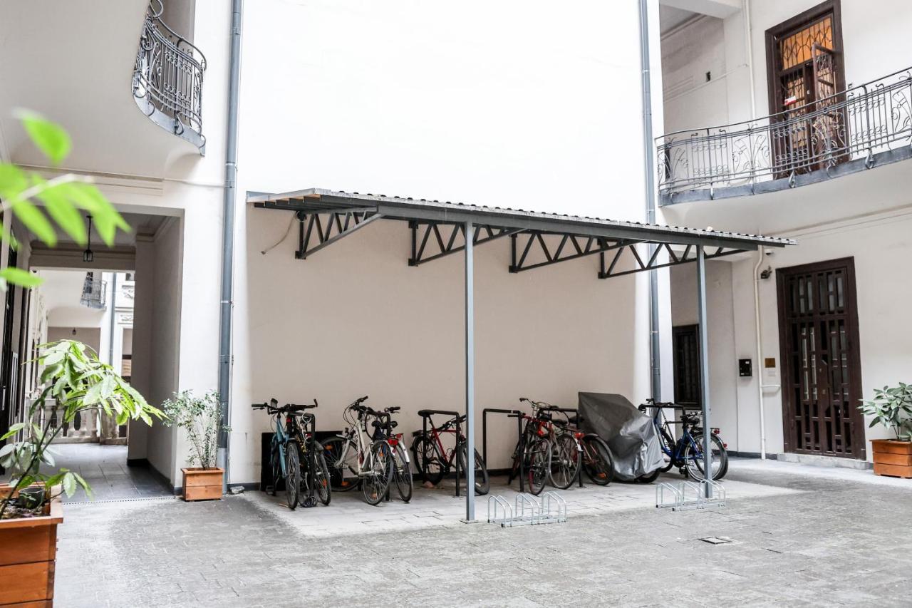 Apartmán Modern 3br Free Parking Prime Location