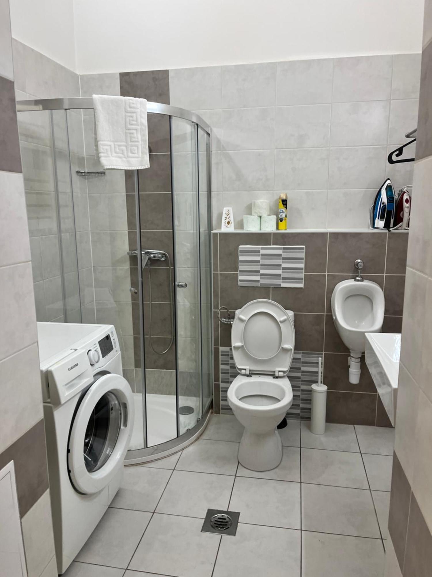 Modern 3br Free Parking Prime Location Apartmán *