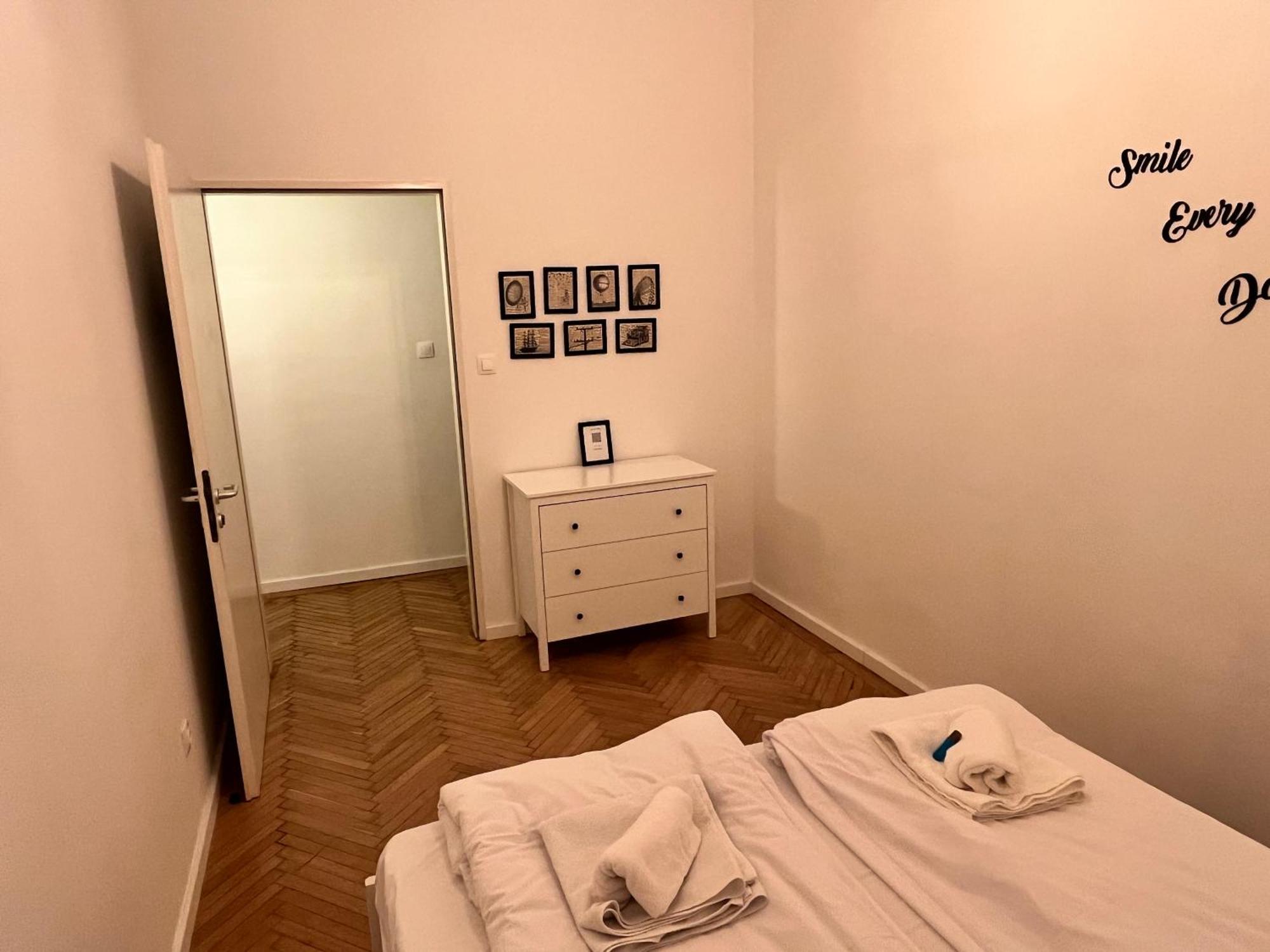 Apartmán Modern 3br Free Parking Prime Location *